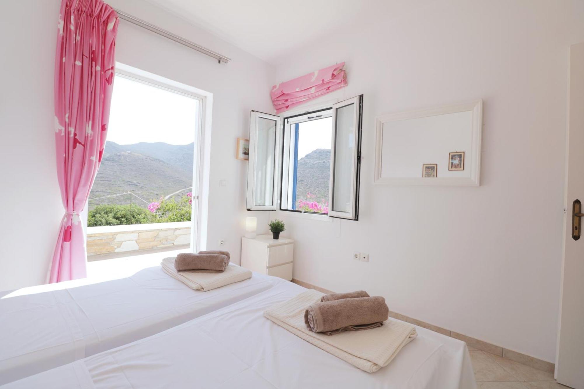 Unique Off Grid Seafront Villa Chora de Ios Exterior foto